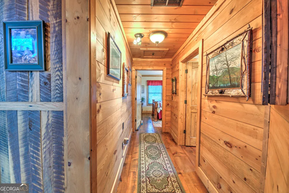 5232 CROW CREEK RD Lakemont, GA 30552