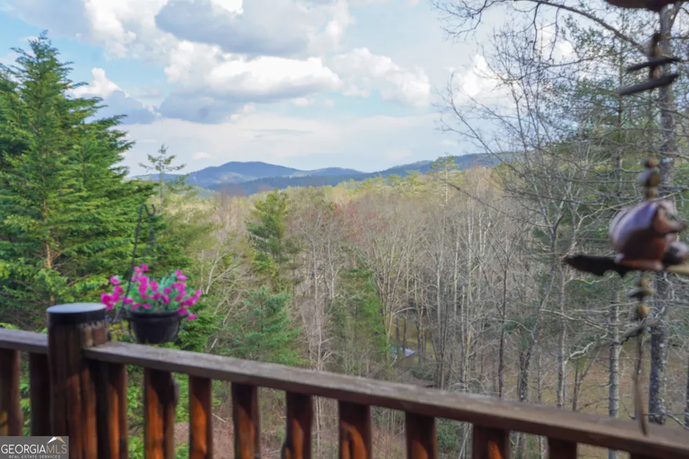 5232 CROW CREEK RD Lakemont, GA 30552