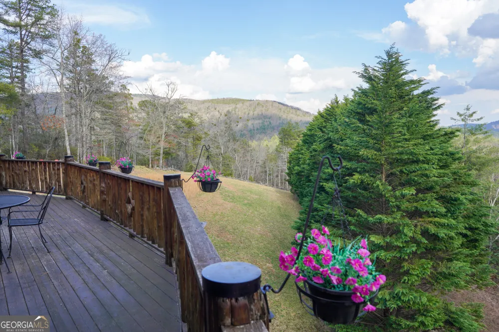 5232 CROW CREEK RD Lakemont, GA 30552