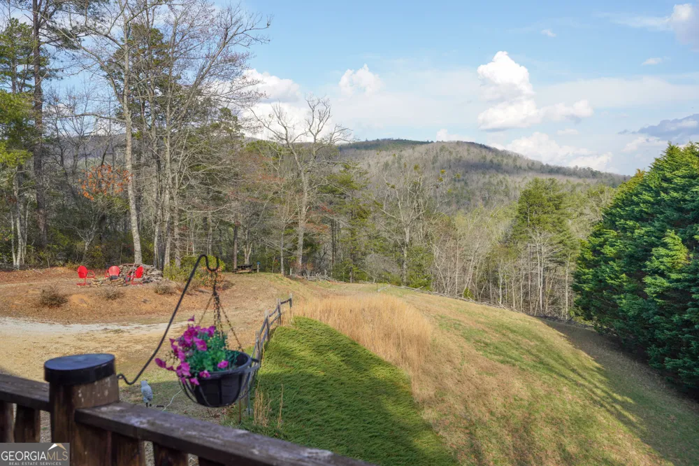 5232 CROW CREEK RD Lakemont, GA 30552