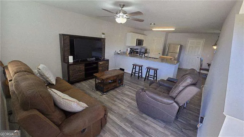 25 Oxford LN Kingston, GA 30145