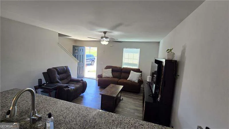 25 Oxford LN Kingston, GA 30145