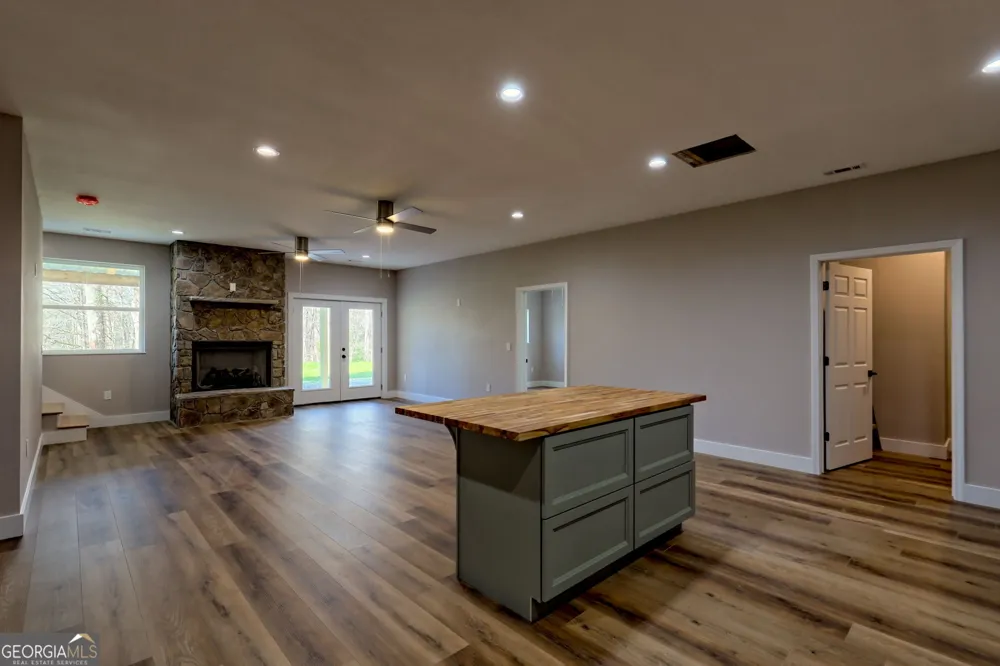 472 Hogsed DR Hayesville, NC 28904
