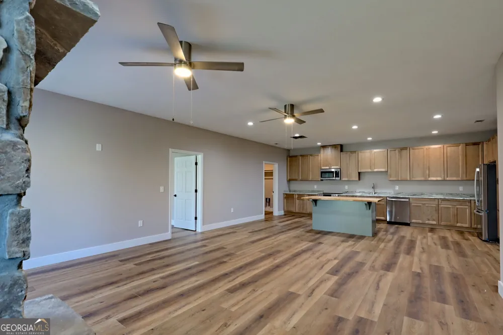 472 Hogsed DR Hayesville, NC 28904