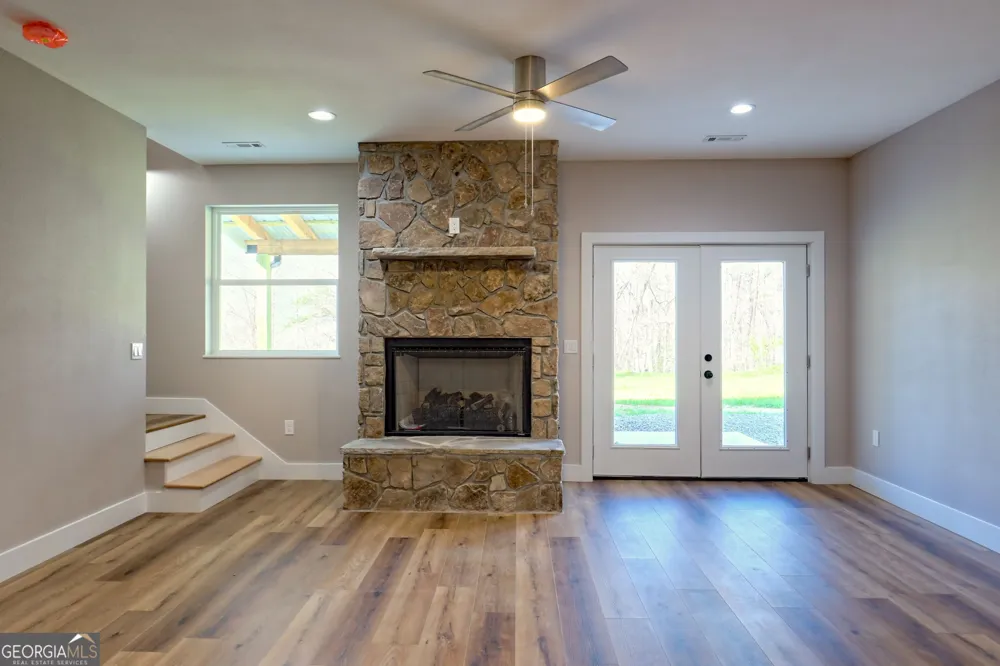 472 Hogsed DR Hayesville, NC 28904