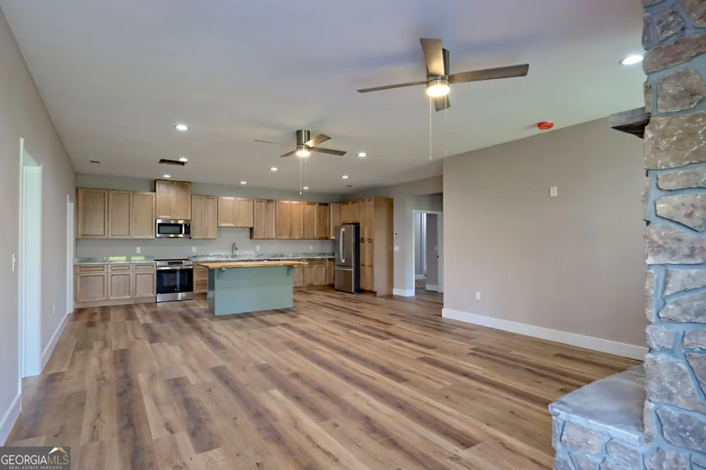 472 Hogsed DR Hayesville, NC 28904
