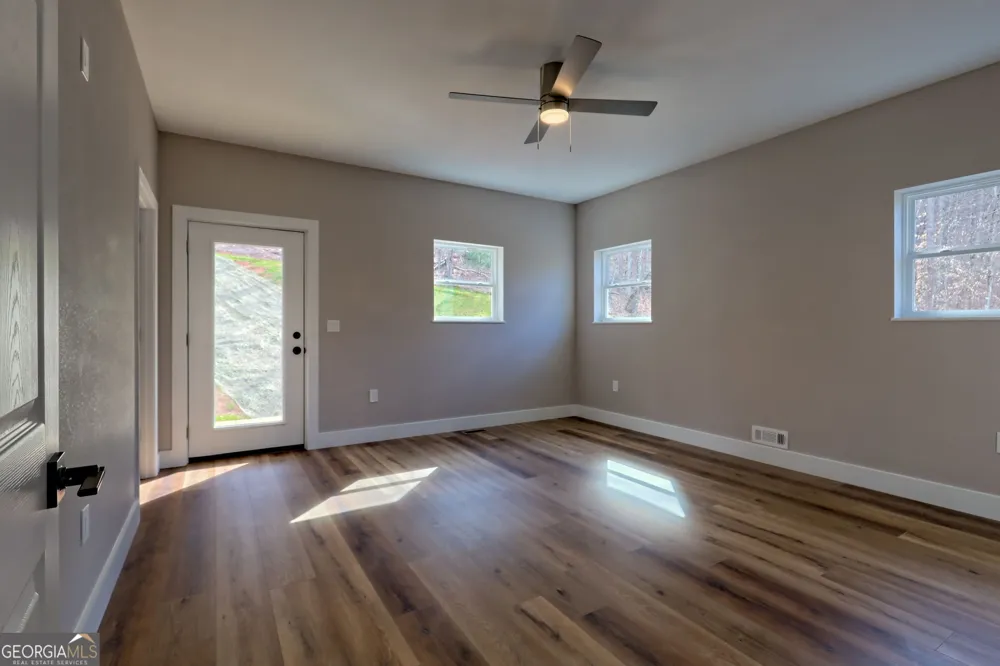 472 Hogsed DR Hayesville, NC 28904