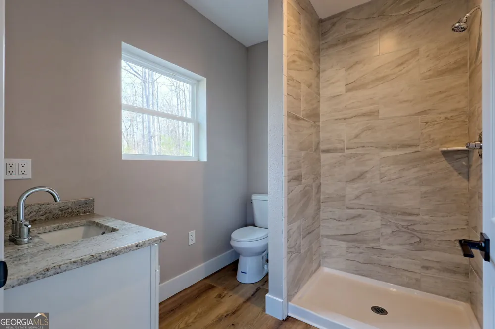 472 Hogsed DR Hayesville, NC 28904