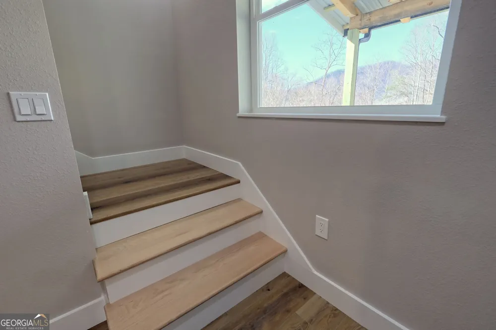472 Hogsed DR Hayesville, NC 28904