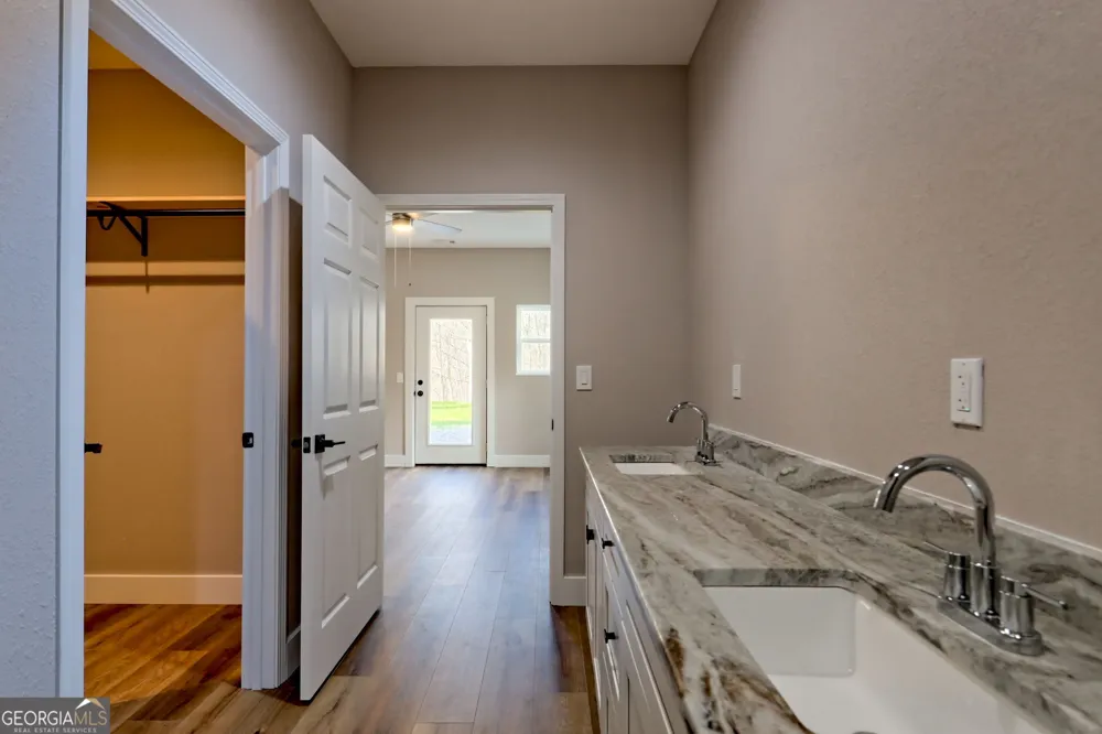 472 Hogsed DR Hayesville, NC 28904