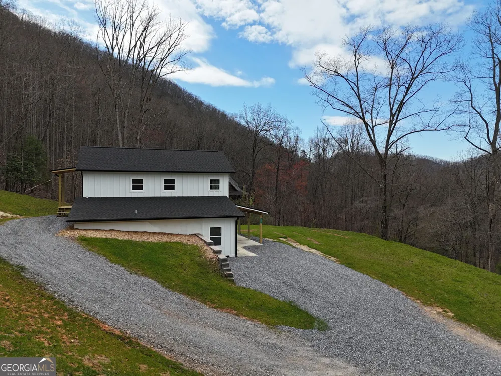 472 Hogsed DR Hayesville, NC 28904