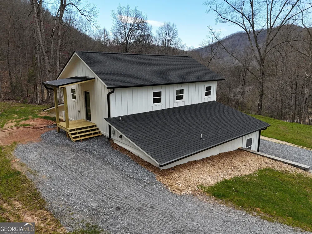 472 Hogsed DR Hayesville, NC 28904