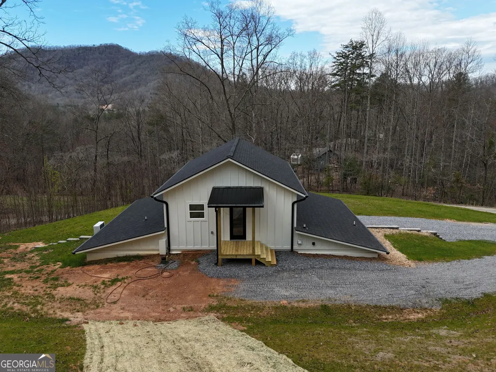472 Hogsed DR Hayesville, NC 28904