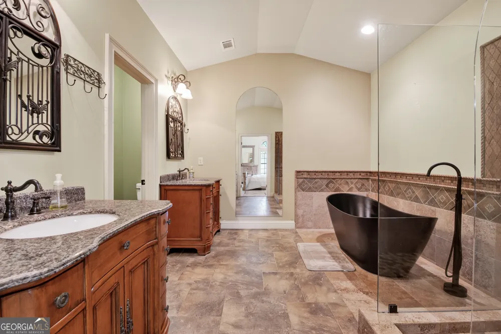 1583 Hickory Flat RD Gillsville, GA 30543