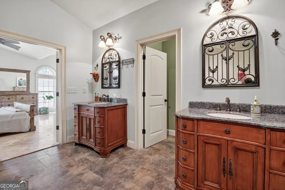 1583 Hickory Flat RD Gillsville, GA 30543