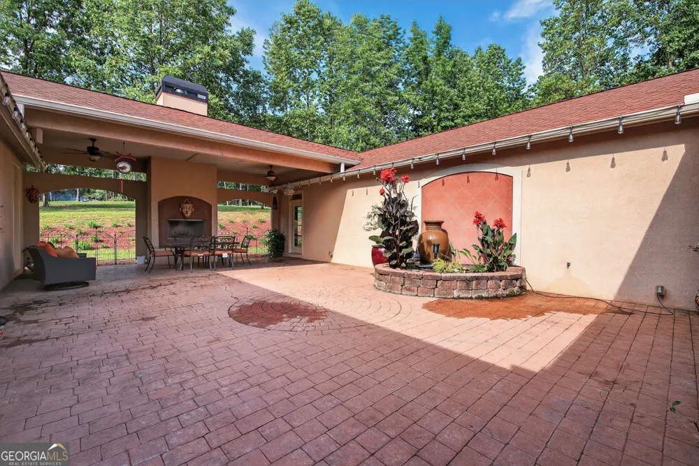 1583 Hickory Flat RD Gillsville, GA 30543