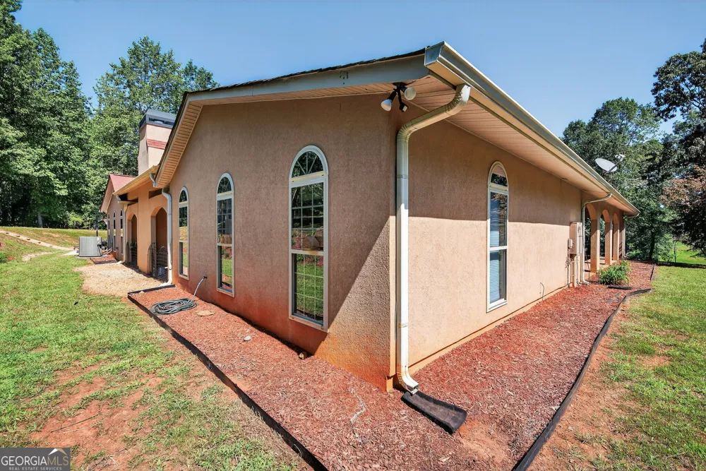 1583 Hickory Flat RD Gillsville, GA 30543