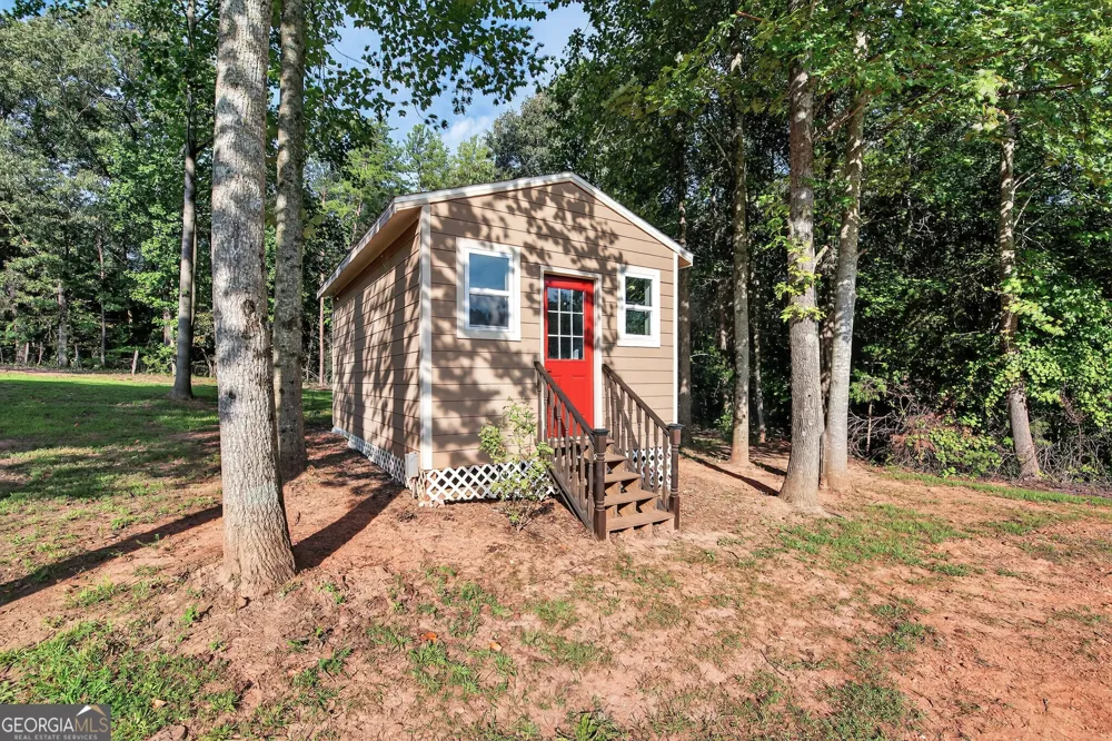1583 Hickory Flat RD Gillsville, GA 30543