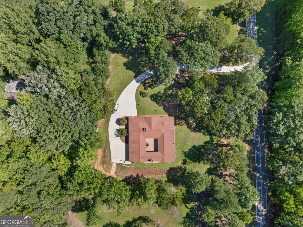1583 Hickory Flat RD Gillsville, GA 30543