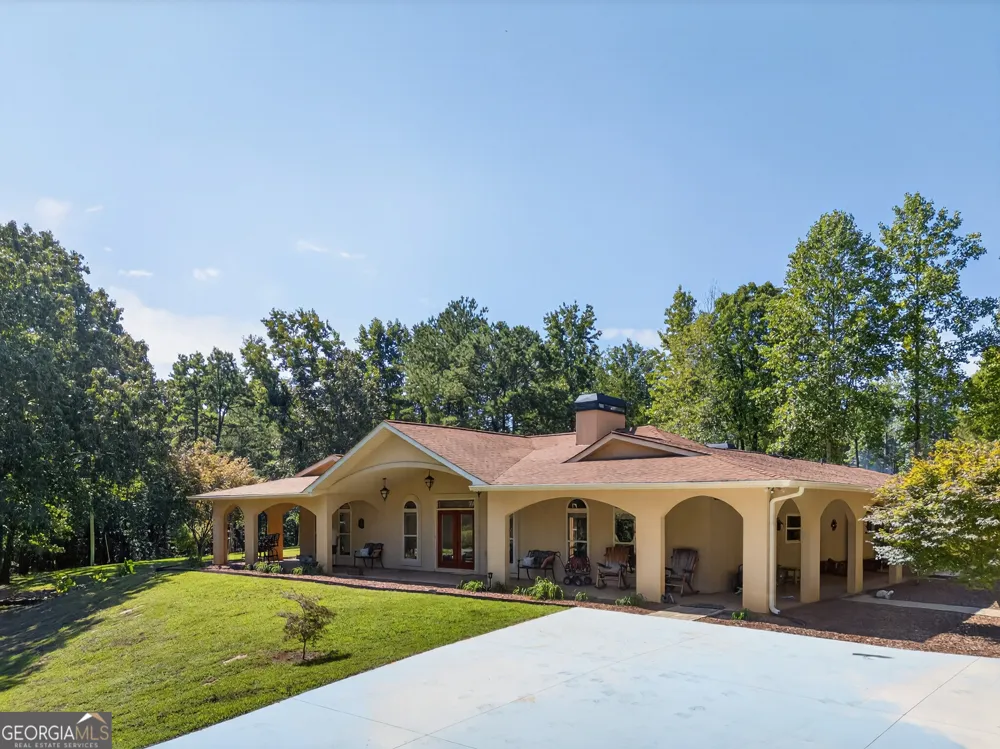 1583 Hickory Flat RD Gillsville, GA 30543