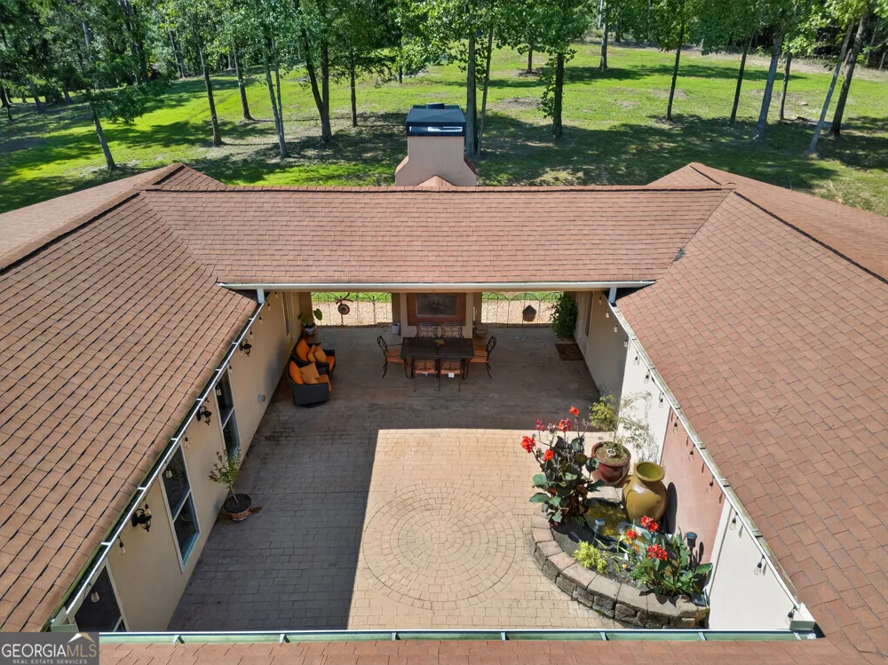 1583 Hickory Flat RD Gillsville, GA 30543