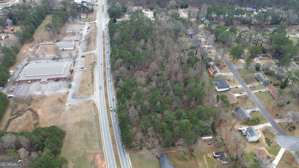 2424 Rockbridge RD Stone Mountain, GA 30087