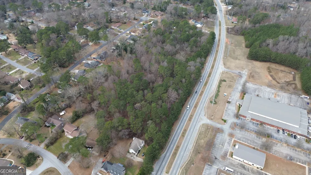 2424 Rockbridge RD Stone Mountain, GA 30087