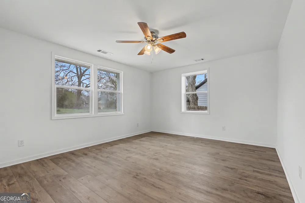 7 Jackson ST Barnesville, GA 30204