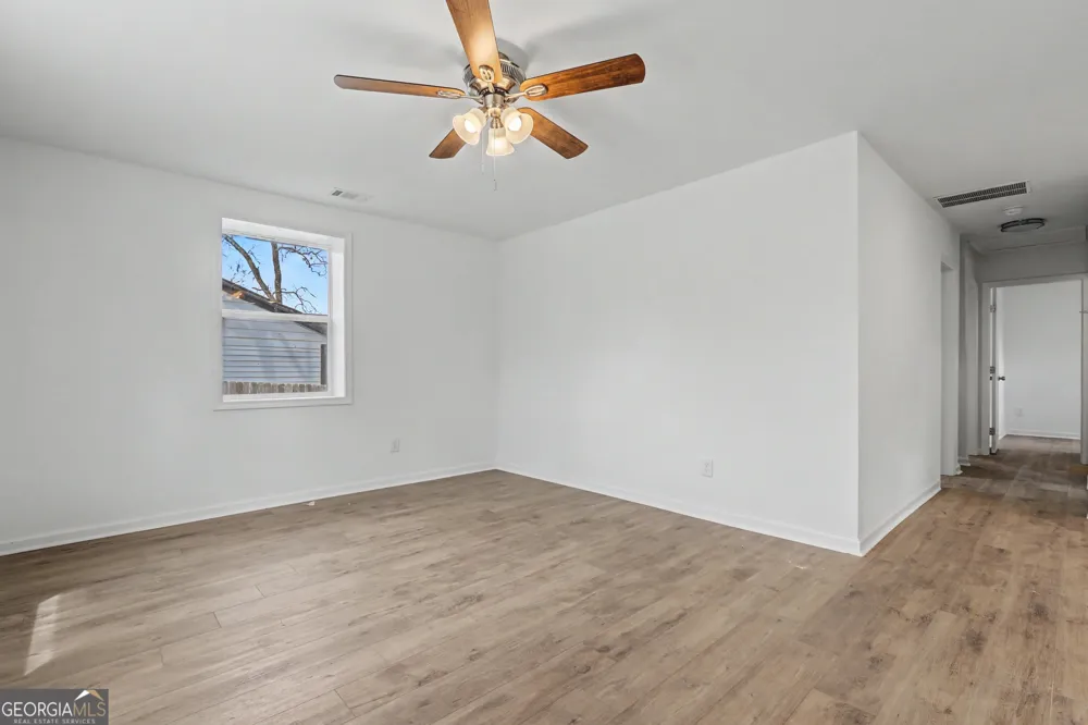 7 Jackson ST Barnesville, GA 30204
