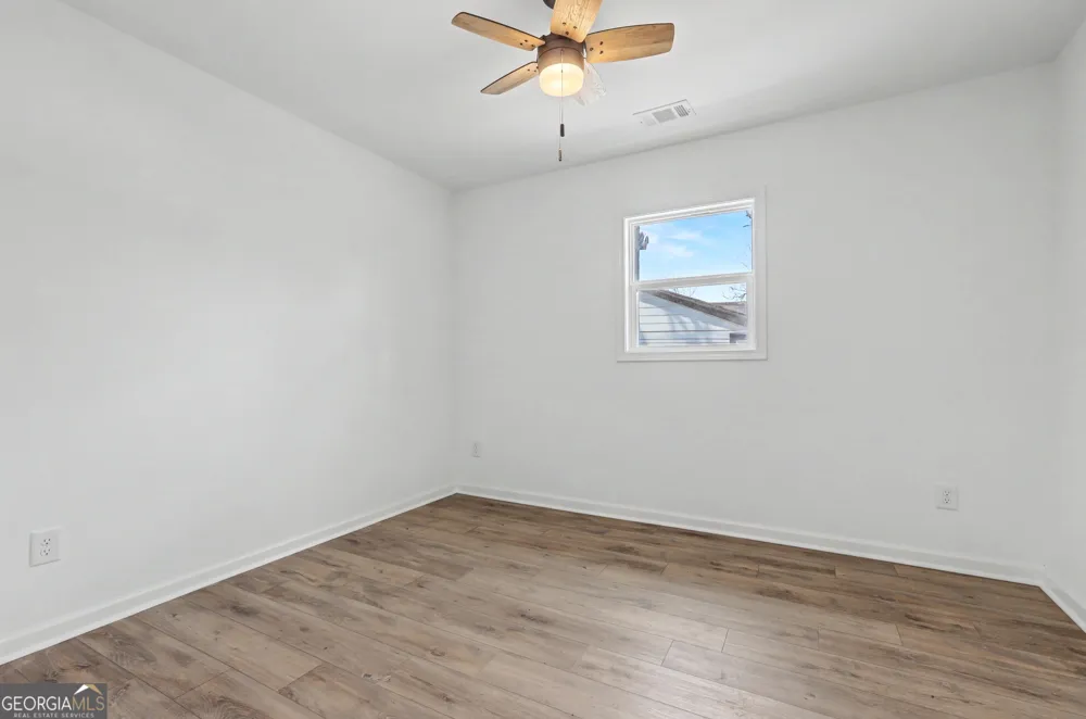 7 Jackson ST Barnesville, GA 30204
