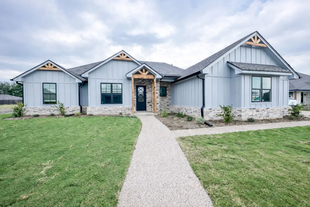 224 Fox Run Lane Robinson, TX 76706