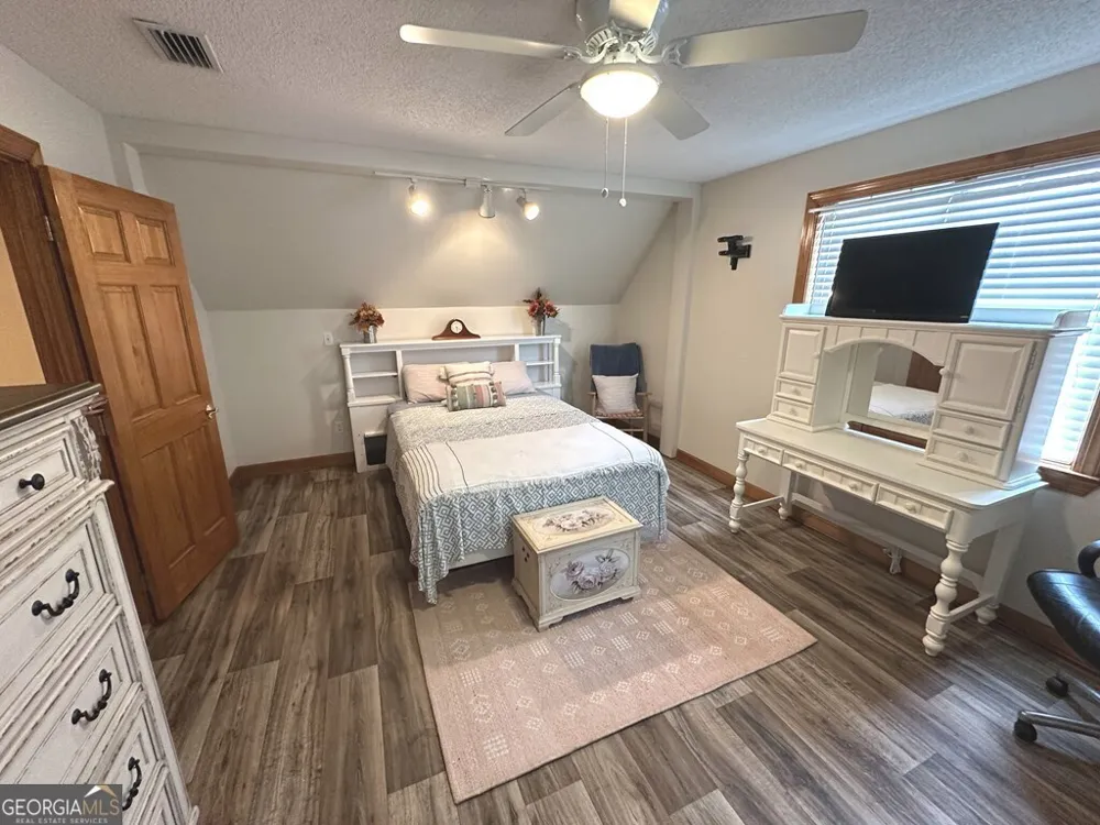 4448 Old Lake Park RD Valdosta, GA 31601