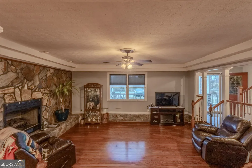 160 HWY 320 Carnesville, GA 30521