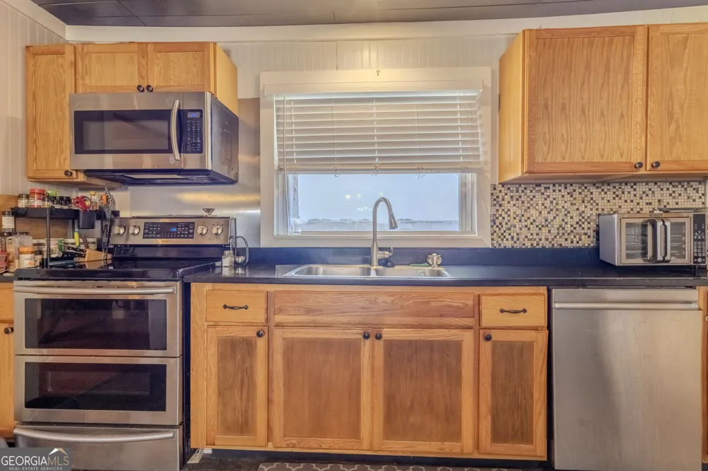 160 HWY 320 Carnesville, GA 30521
