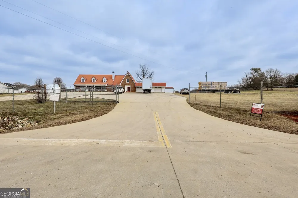 160 HWY 320 Carnesville, GA 30521