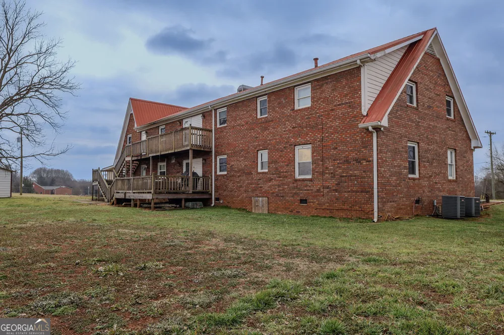 160 HWY 320 Carnesville, GA 30521