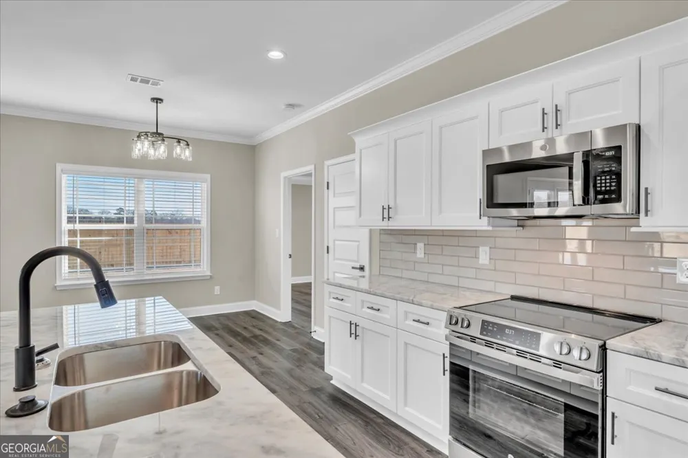 103 Early DR Byron, GA 31008