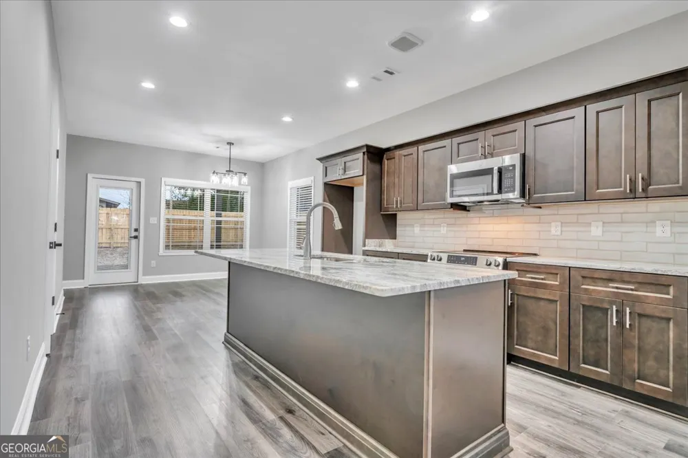 212 Eric CT Byron, GA 31008