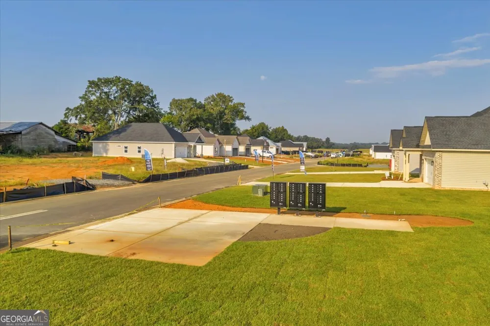 212 Eric CT Byron, GA 31008