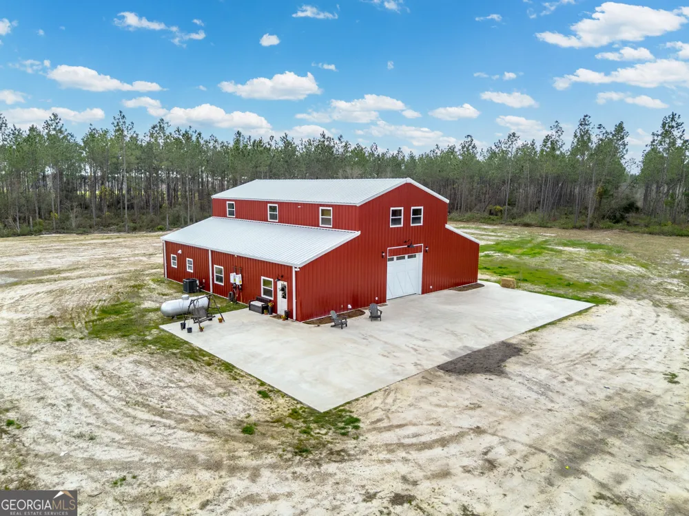 2110 Post RD Hazlehurst, GA 31539