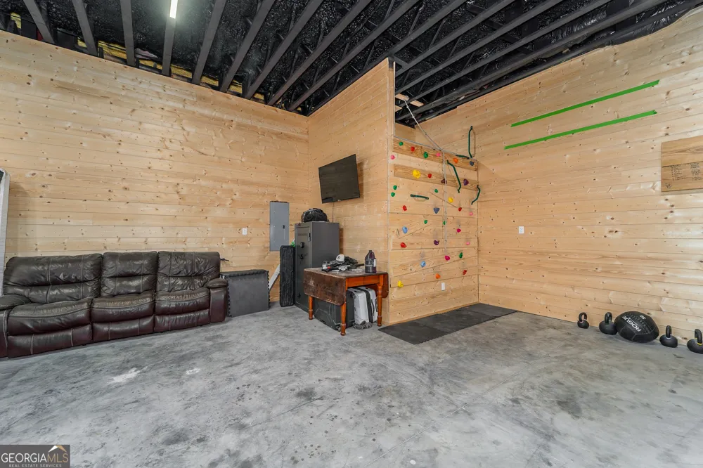 2110 Post RD Hazlehurst, GA 31539