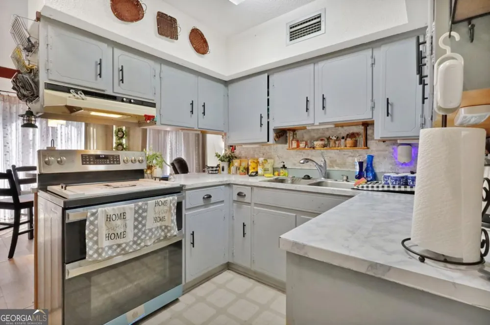 2505 Odum Road South Odum, GA 31555