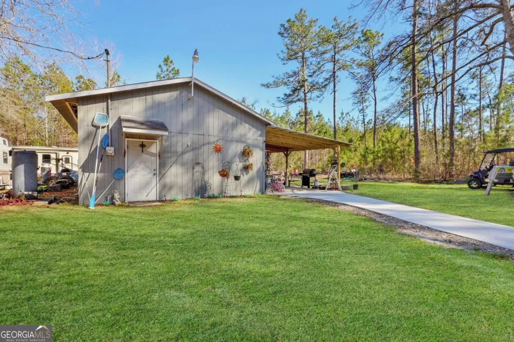 2505 Odum Road South Odum, GA 31555