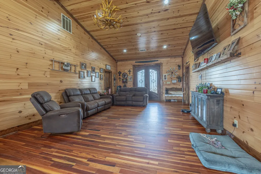 45 J. Davis RD Tallapoosa, GA 30176