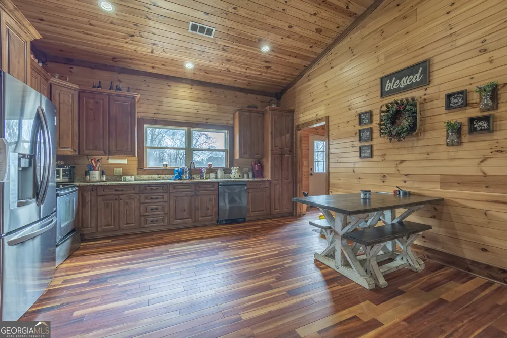 45 J. Davis RD Tallapoosa, GA 30176