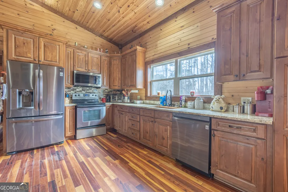45 J. Davis RD Tallapoosa, GA 30176