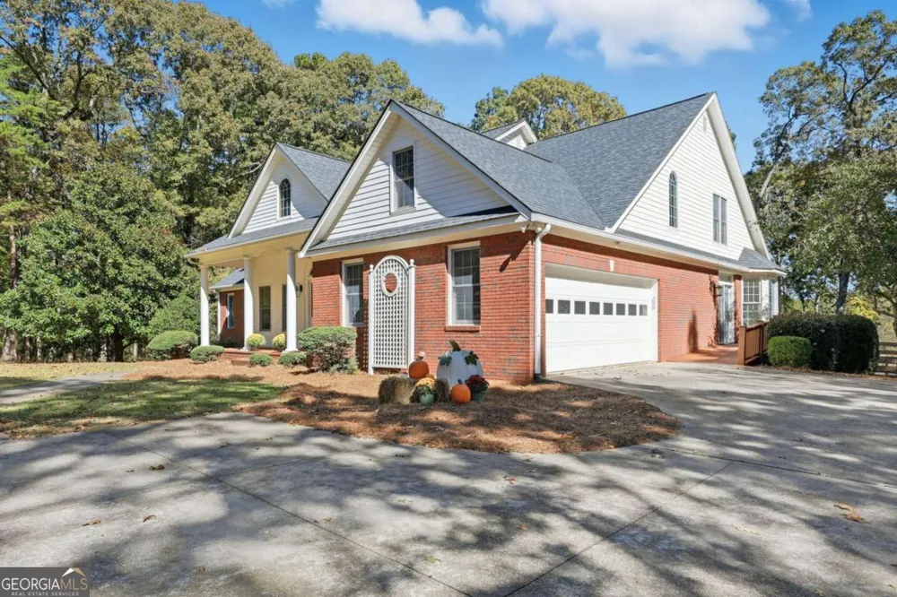 6752 Shoal Creek RD Clermont, GA 30527