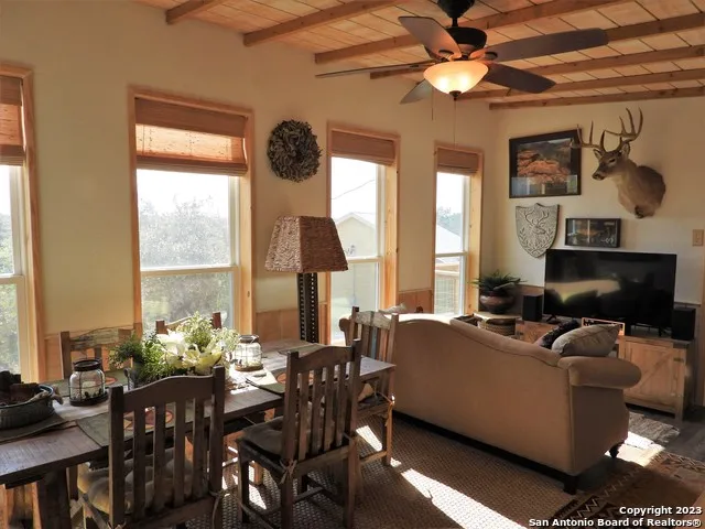 171 SUNSET DRIVE Lakehills, TX 78063