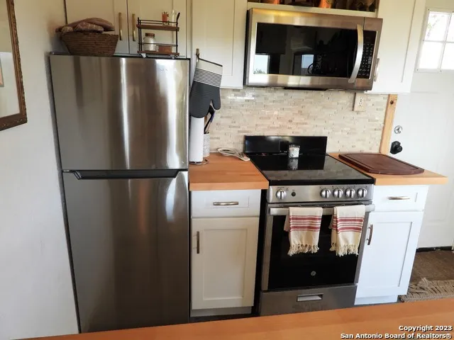 171 SUNSET DRIVE Lakehills, TX 78063
