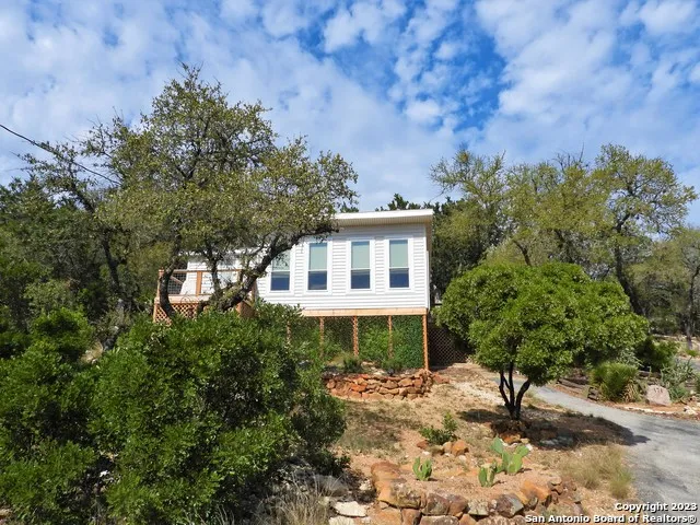 171 SUNSET DRIVE Lakehills, TX 78063